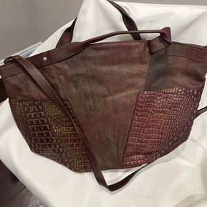 NWOT Torello Genuine Leather Brown Crocodile Embossed Crossbody/Tote
